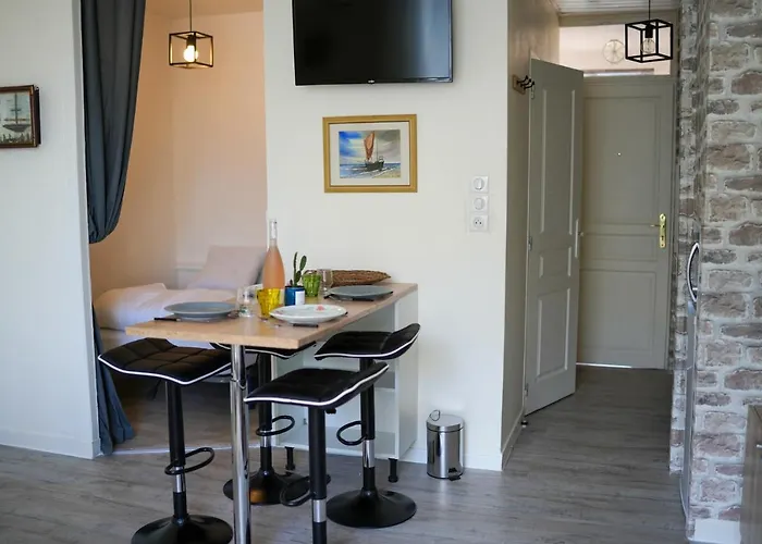 La Medievale, Au Coeur De La Vieille - N6